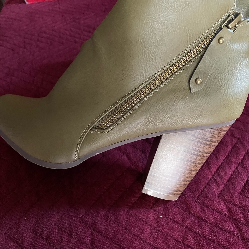 Brekelles Green booties with back zipper.